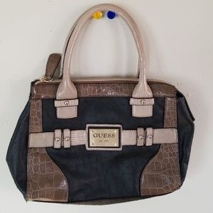 GUESS Women's Leather purse